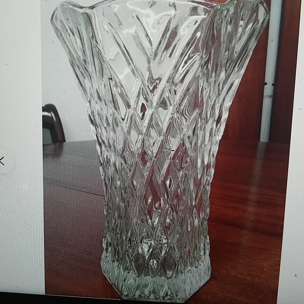 Rare, Vintage clear diamond cut lead crystal vase